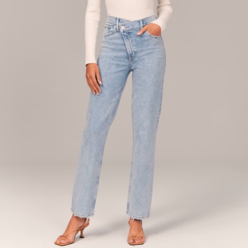 Abercrombie ‘90s Straight Ultra High Rise